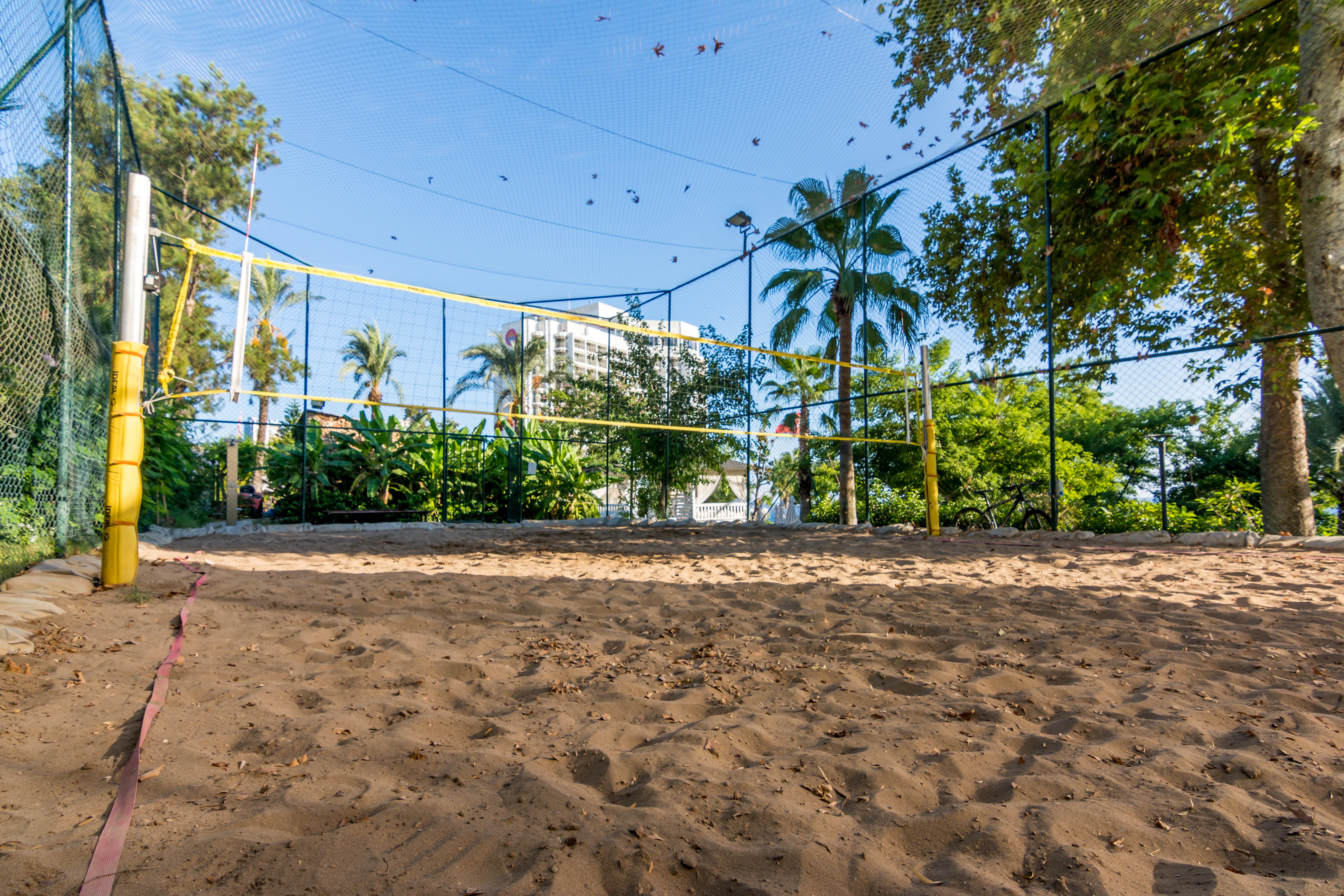 Hotel Akra Antalia Esterno foto Volleyball court at the beach