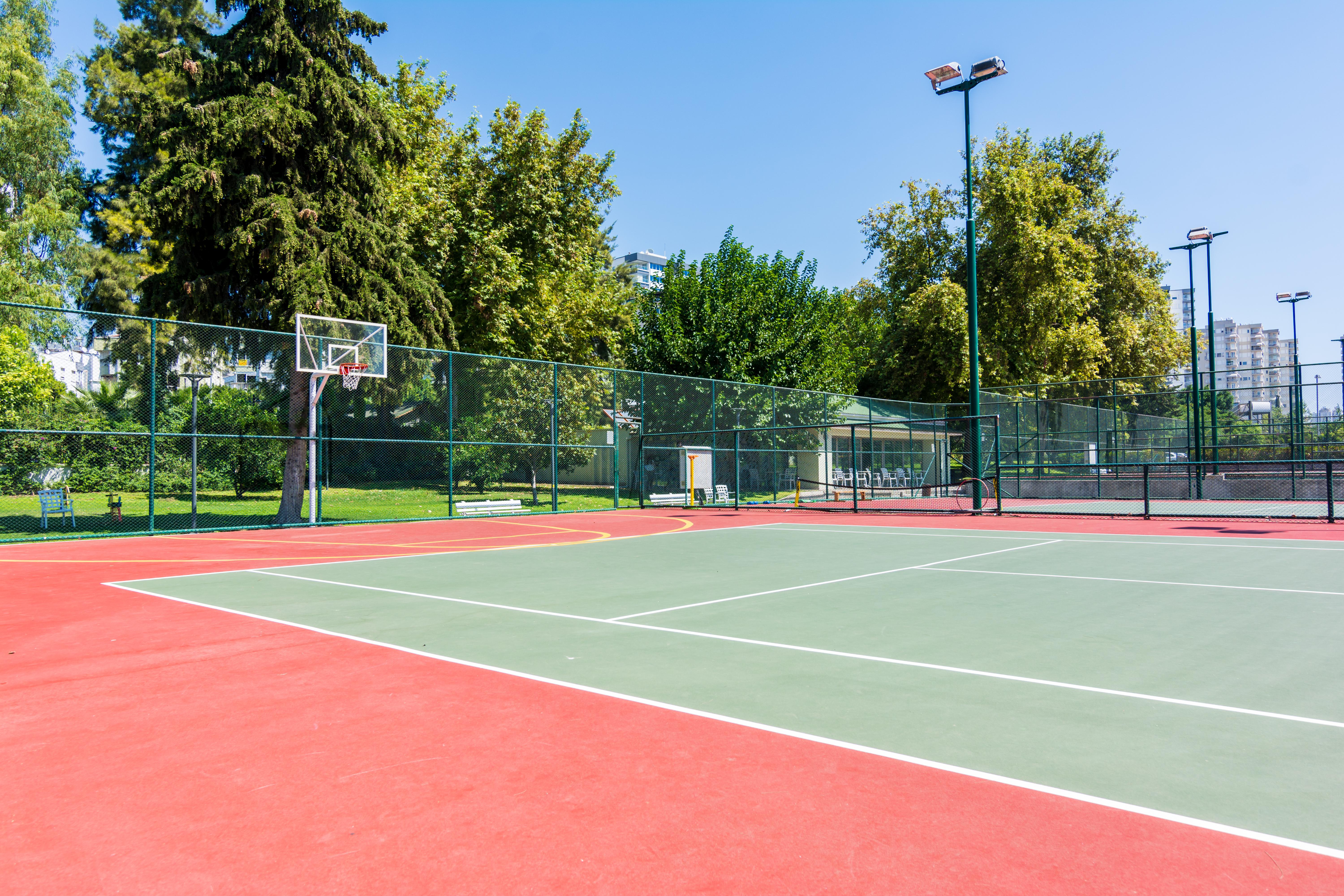 Hotel Akra Antalia Esterno foto Tennis and basketball courts