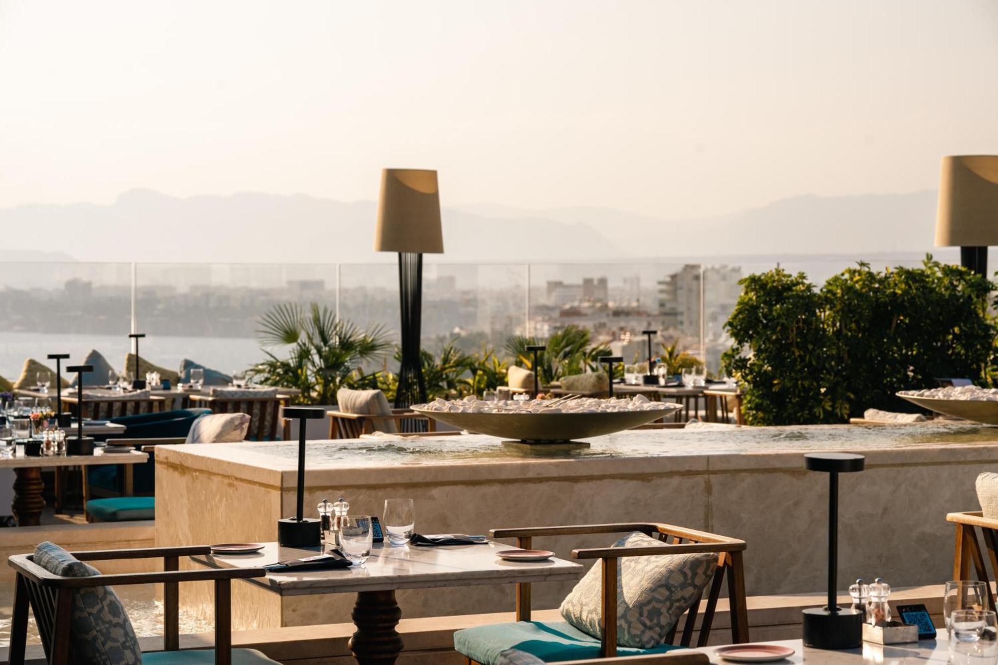 Hotel Akra Antalia Esterno foto The View