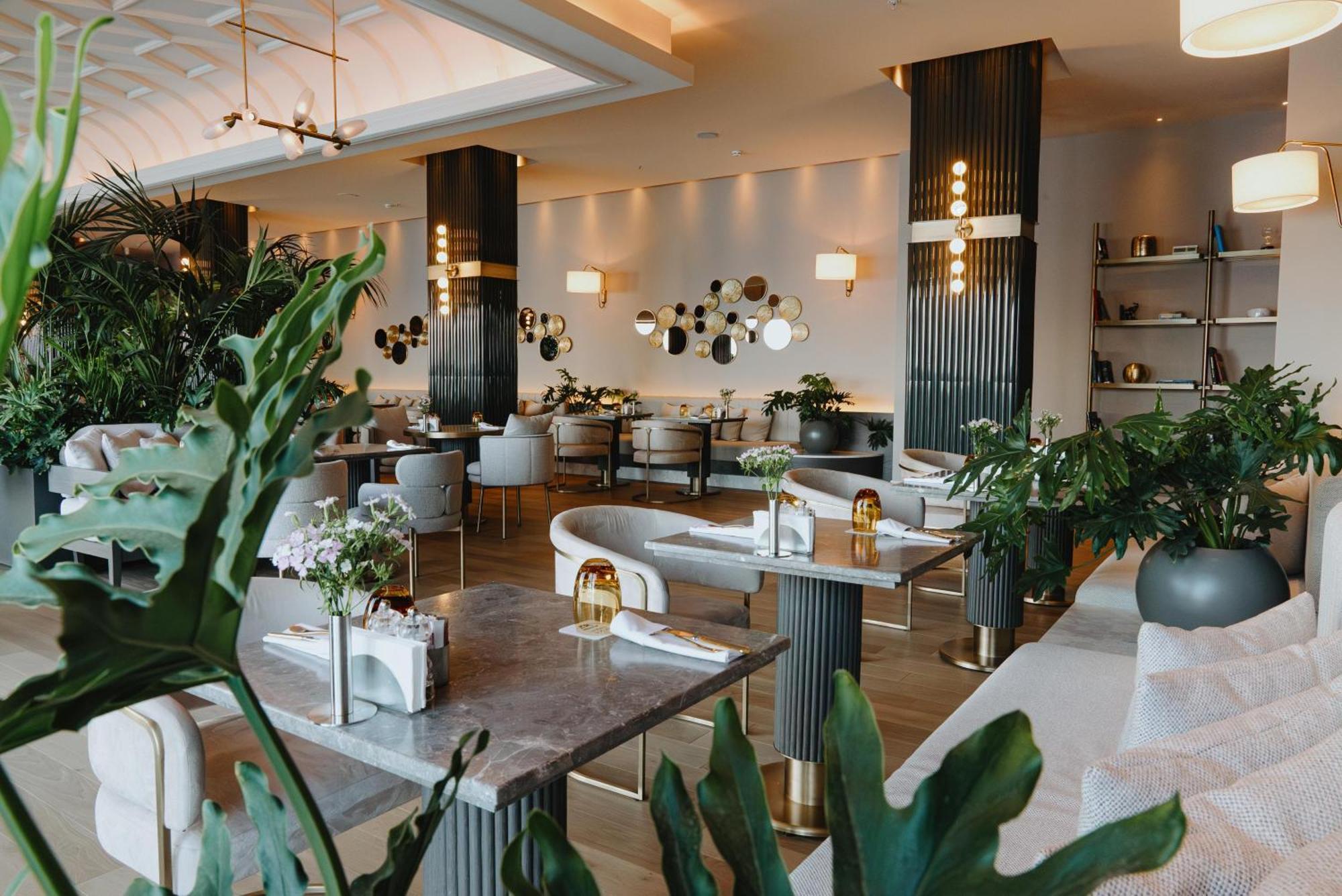 Hotel Akra Antalia Esterno foto The interior of the restaurant