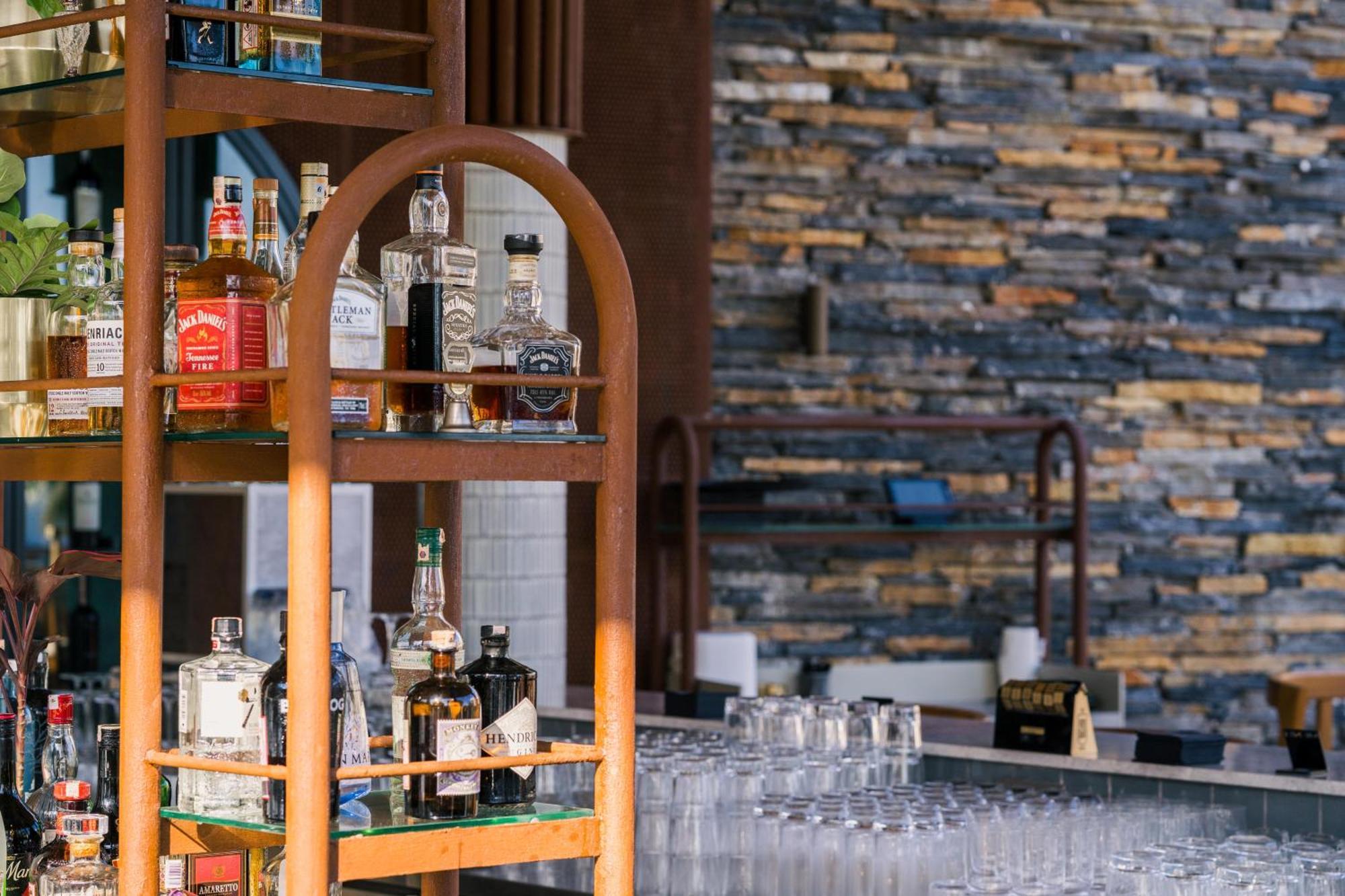 Hotel Akra Antalia Esterno foto A bar cart
