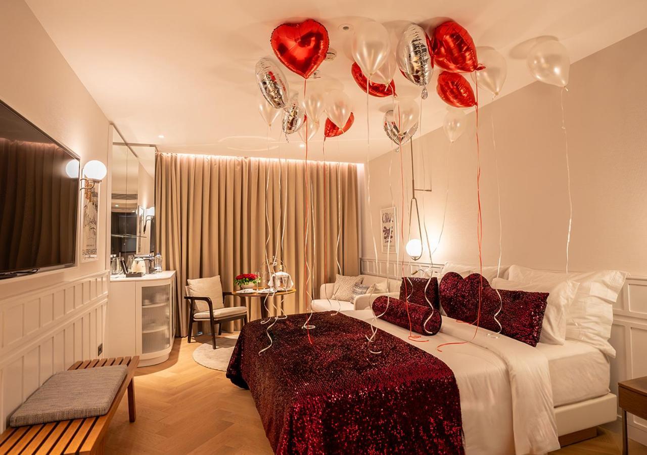 Hotel Akra Antalia Esterno foto A room at the Mandarin Oriental, Munich